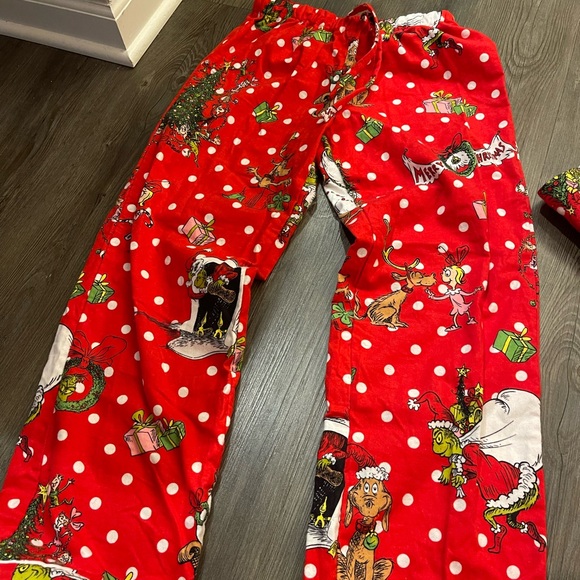 POTTERY BARN TEEN GRINCH PJS NEVER WORN - Picture 3 of 4